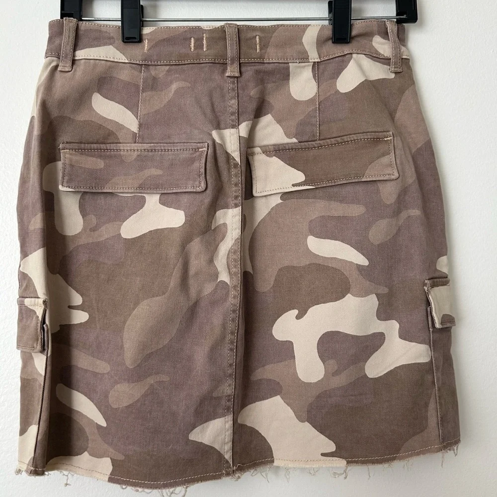 Hollister cargo good
